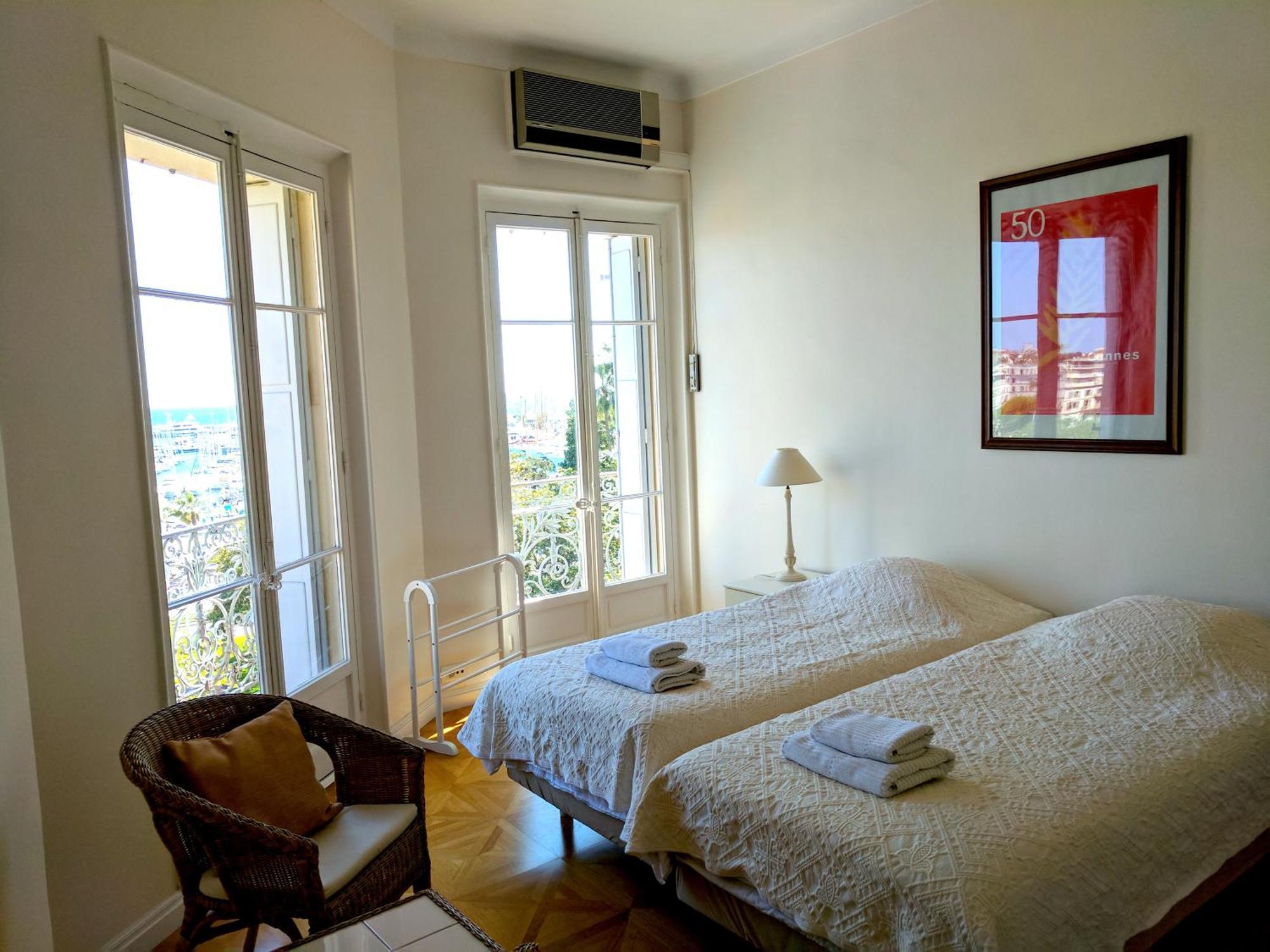 Citilet Louis Blanc 1,2,3 - Three Gorgeous, Open-Plan Apartments Cannes Room photo